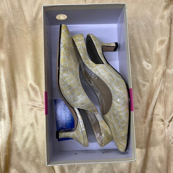 NWB Ros R Hommerson Posh Wheat Sioux Heels 7 W - Picture 3 of 5